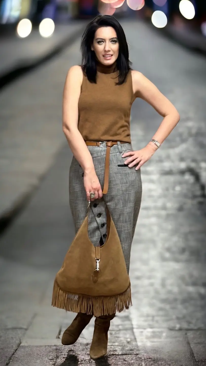 FUSTĂ PARTE PESTE PARTE DIN STOFĂ DE LÂNĂ 