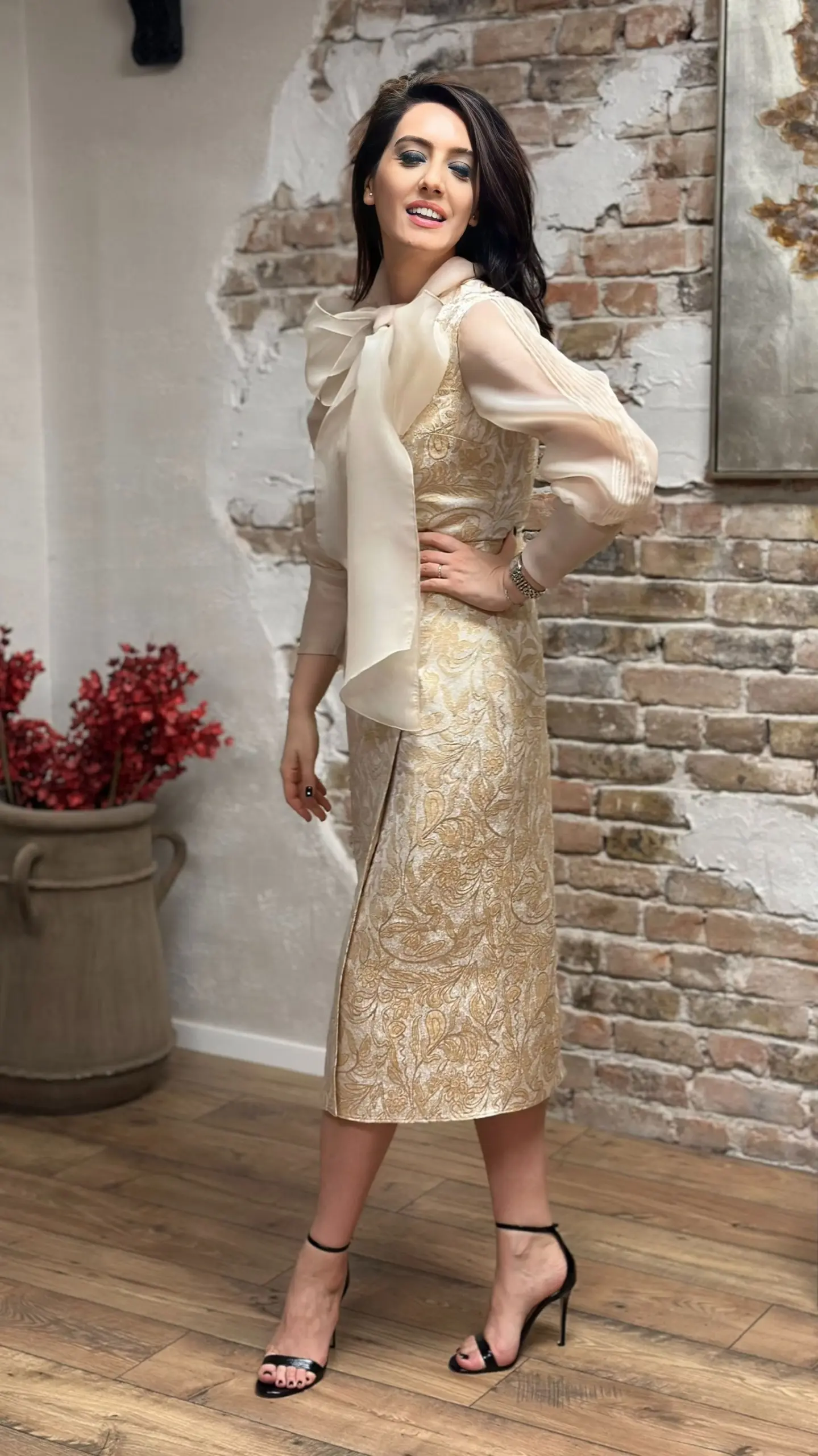 ROCHIE DIN BROCART ȘI ORGANZA 