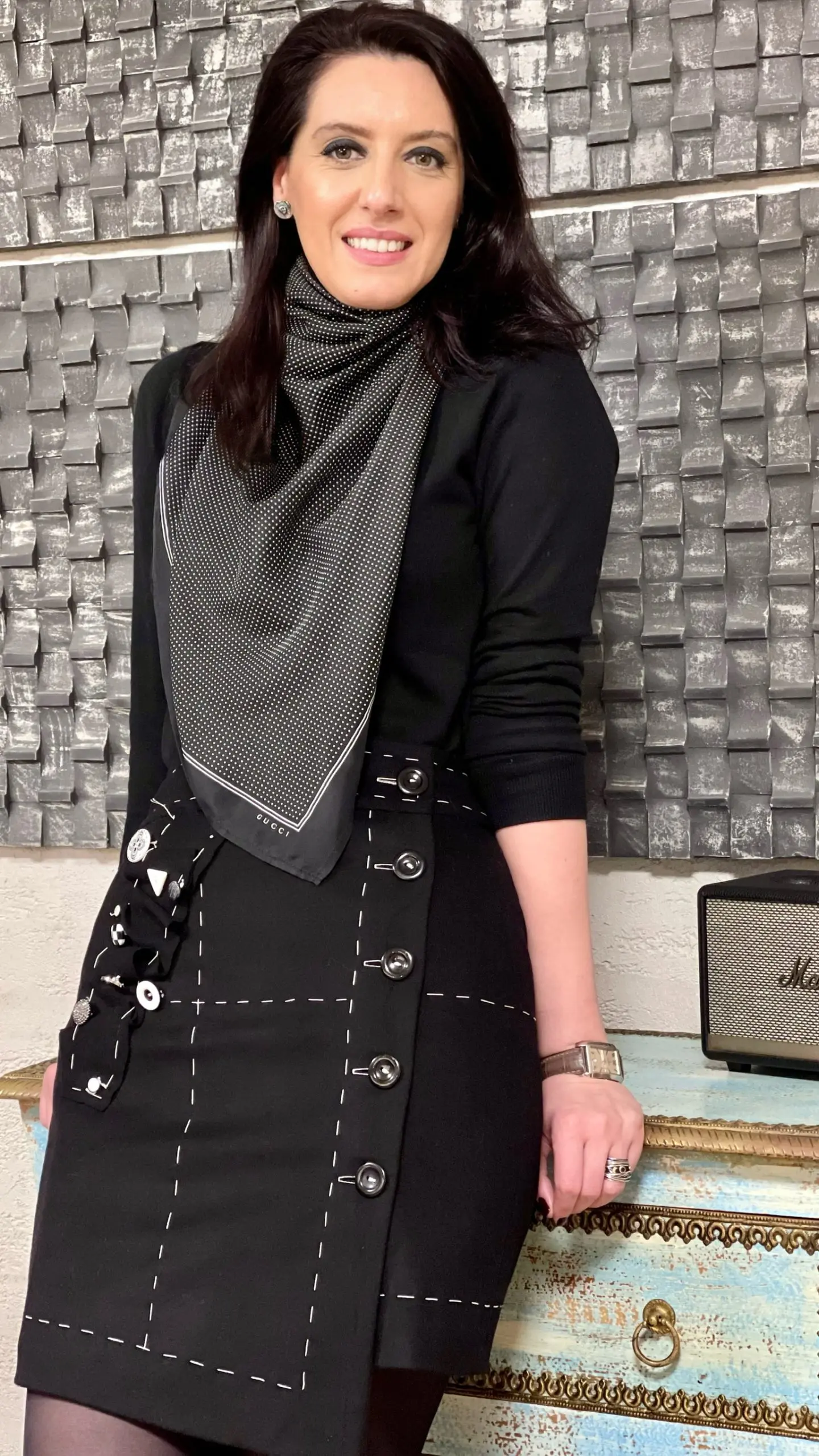 ȚINUTĂ DIN STOFĂ NEAGRĂ DE CAȘMIR ȘI LÂNĂ 