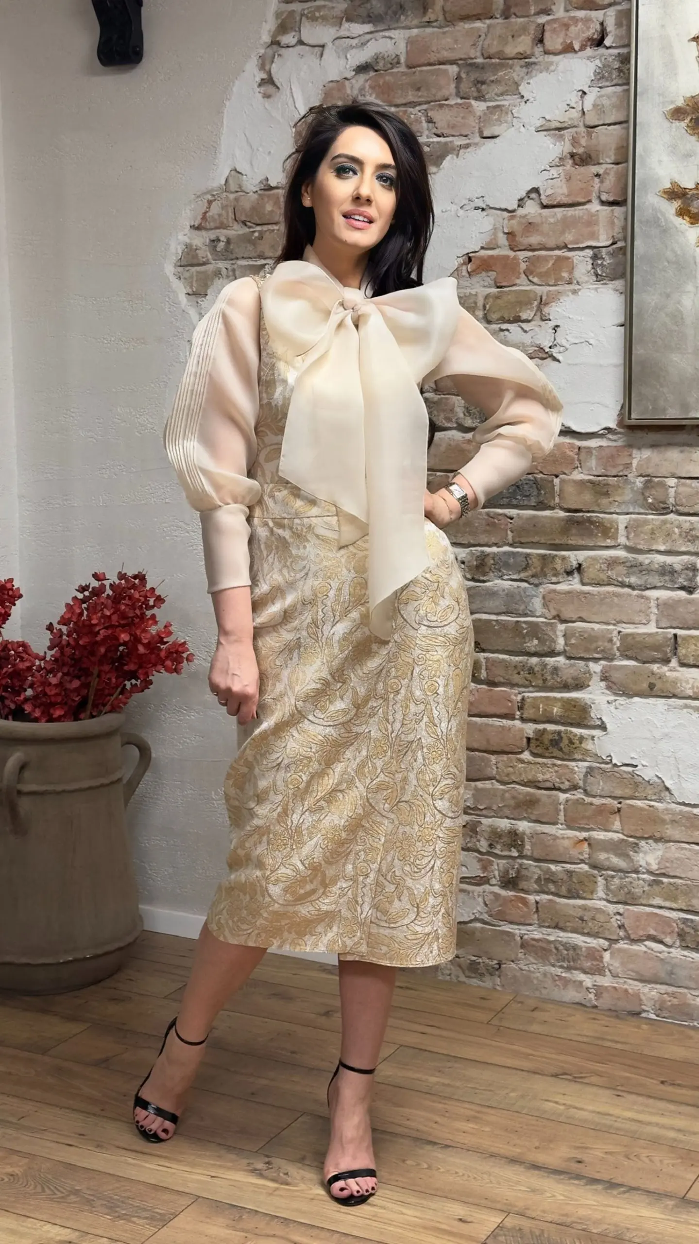 ROCHIE DIN BROCART ȘI ORGANZA 