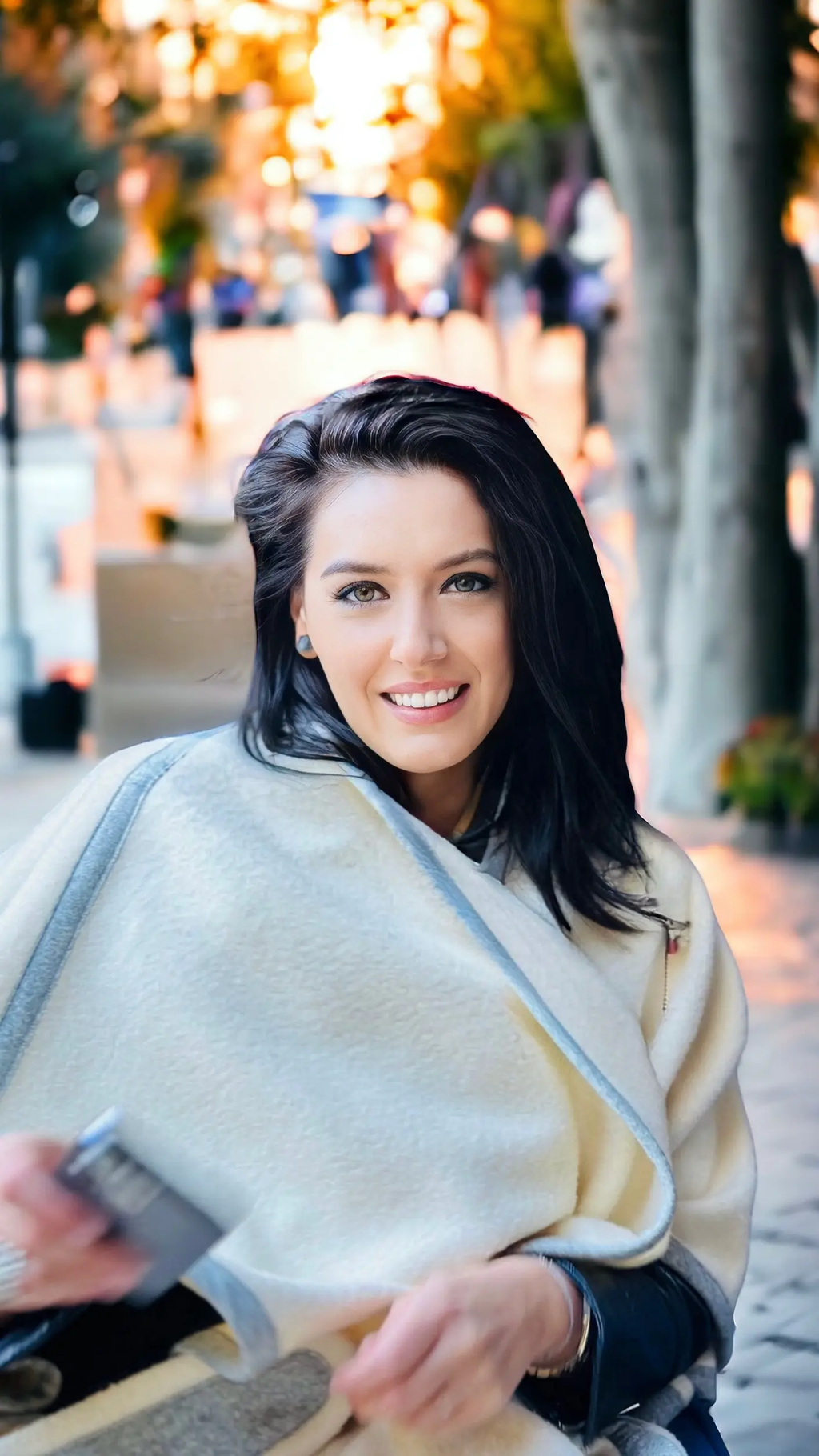 CAPĂ IVORY DIN STOFĂ DE CAȘMIR ȘI LÂNĂ 