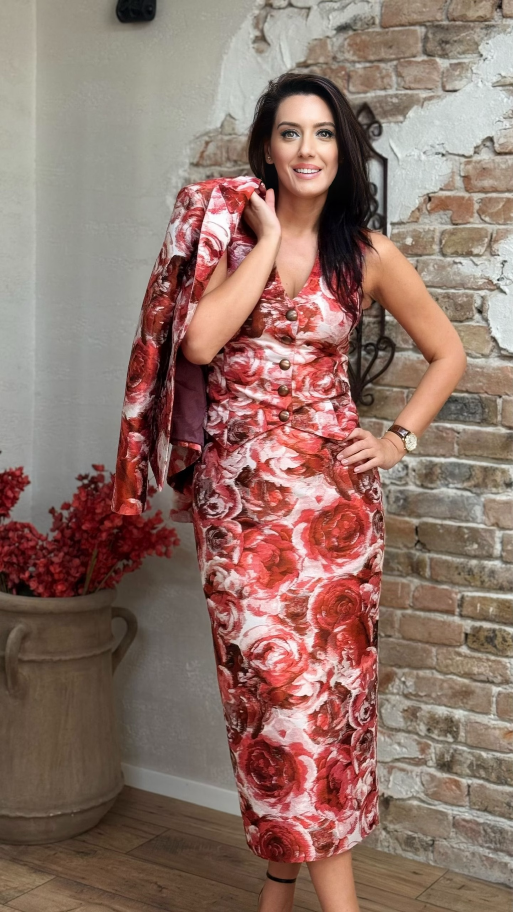 COSTUM DIN BROCART DE MĂTASE NATURALĂ 