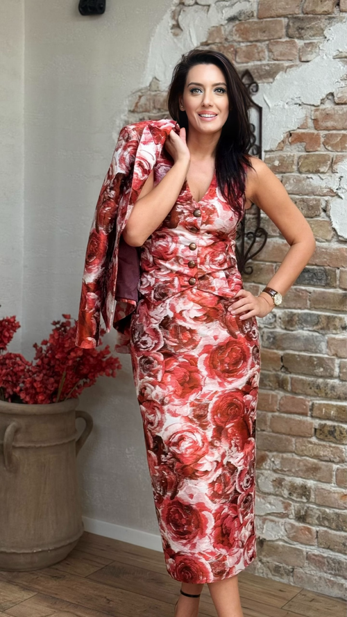 COSTUM DIN BROCART DE MĂTASE NATURALĂ 