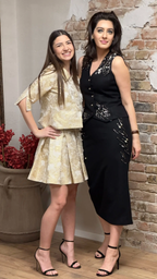 COSTUM DIN BROCART DE MĂTASE NATURALĂ 