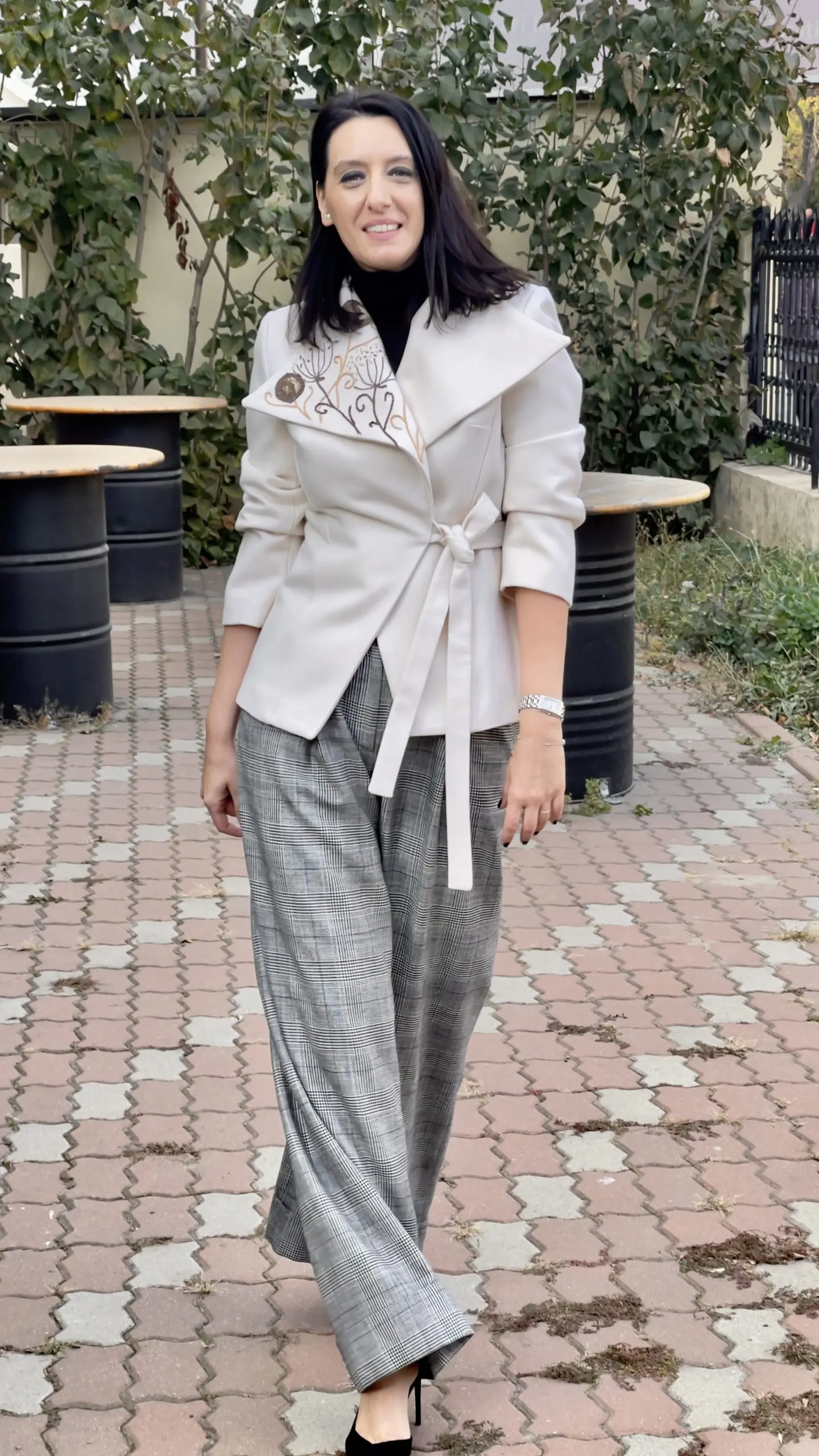 JACHETĂ DIN STOFĂ IVORY BRODATĂ MANUAL 